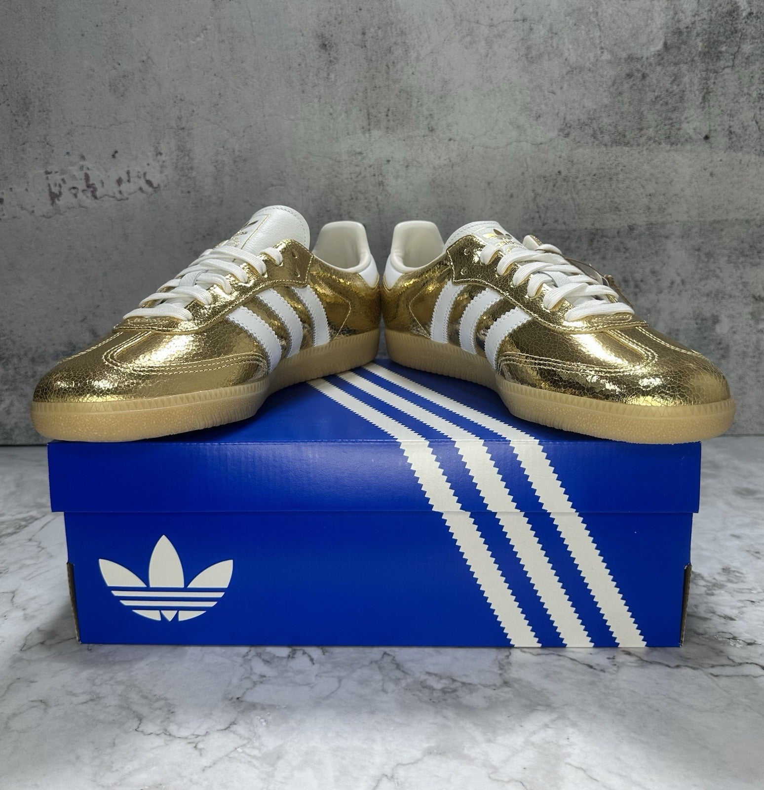 ***NEW Women's Adidas Samba OG "Cracked Leather" Gold Metallic White (KI5719)