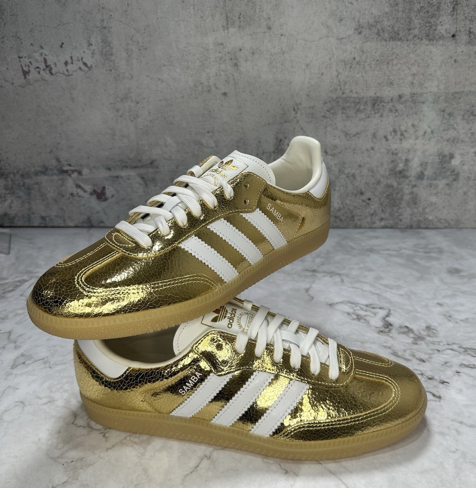 ***NEW Women's Adidas Samba OG "Cracked Leather" Gold Metallic White (KI5719)