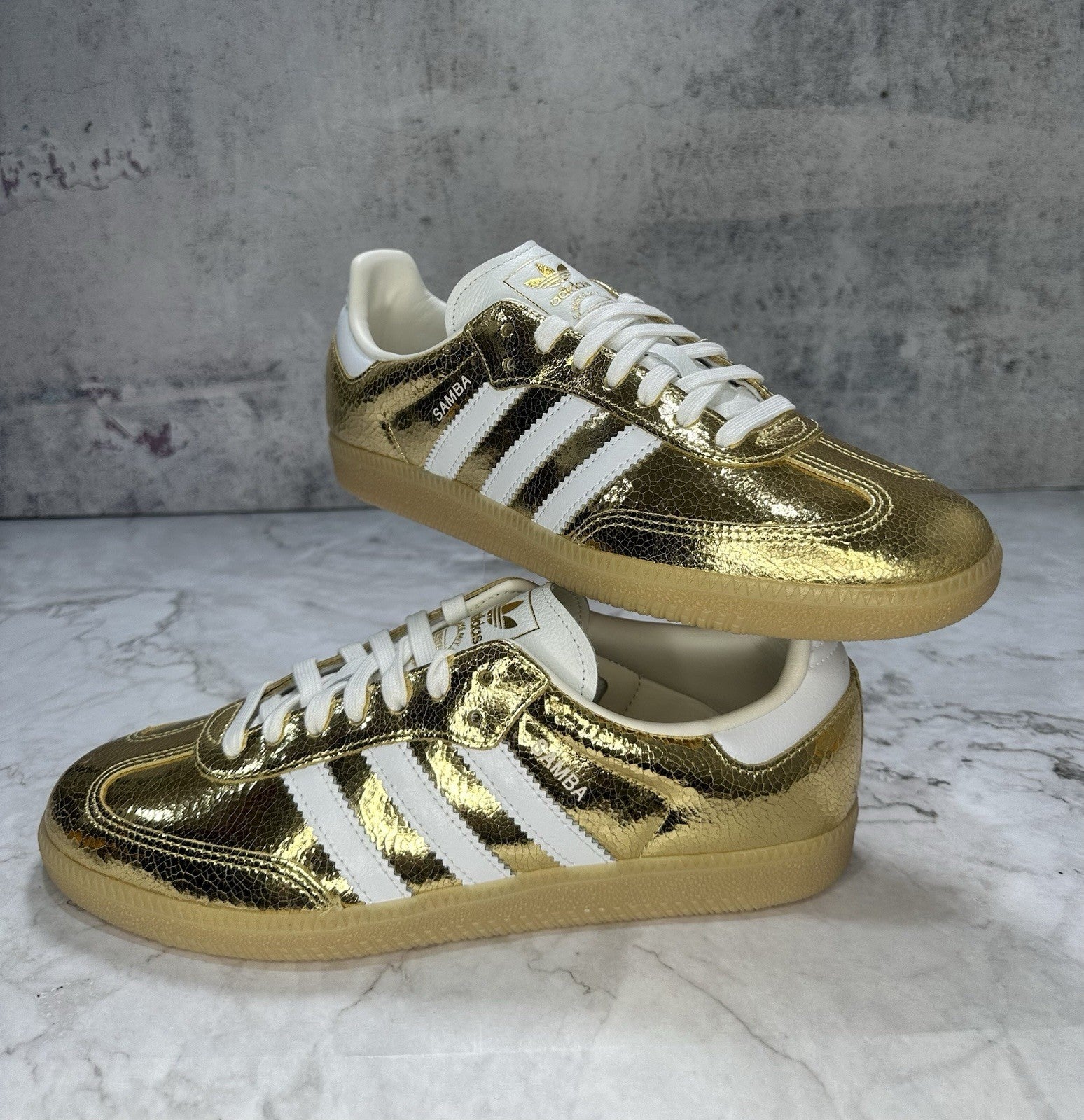***NEW Women's Adidas Samba OG "Cracked Leather" Gold Metallic White (KI5719)