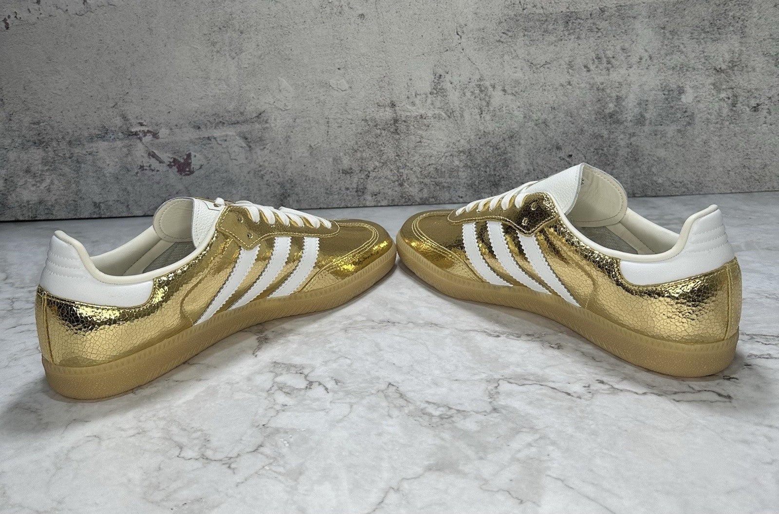 ***NEW Women's Adidas Samba OG "Cracked Leather" Gold Metallic White (KI5719)