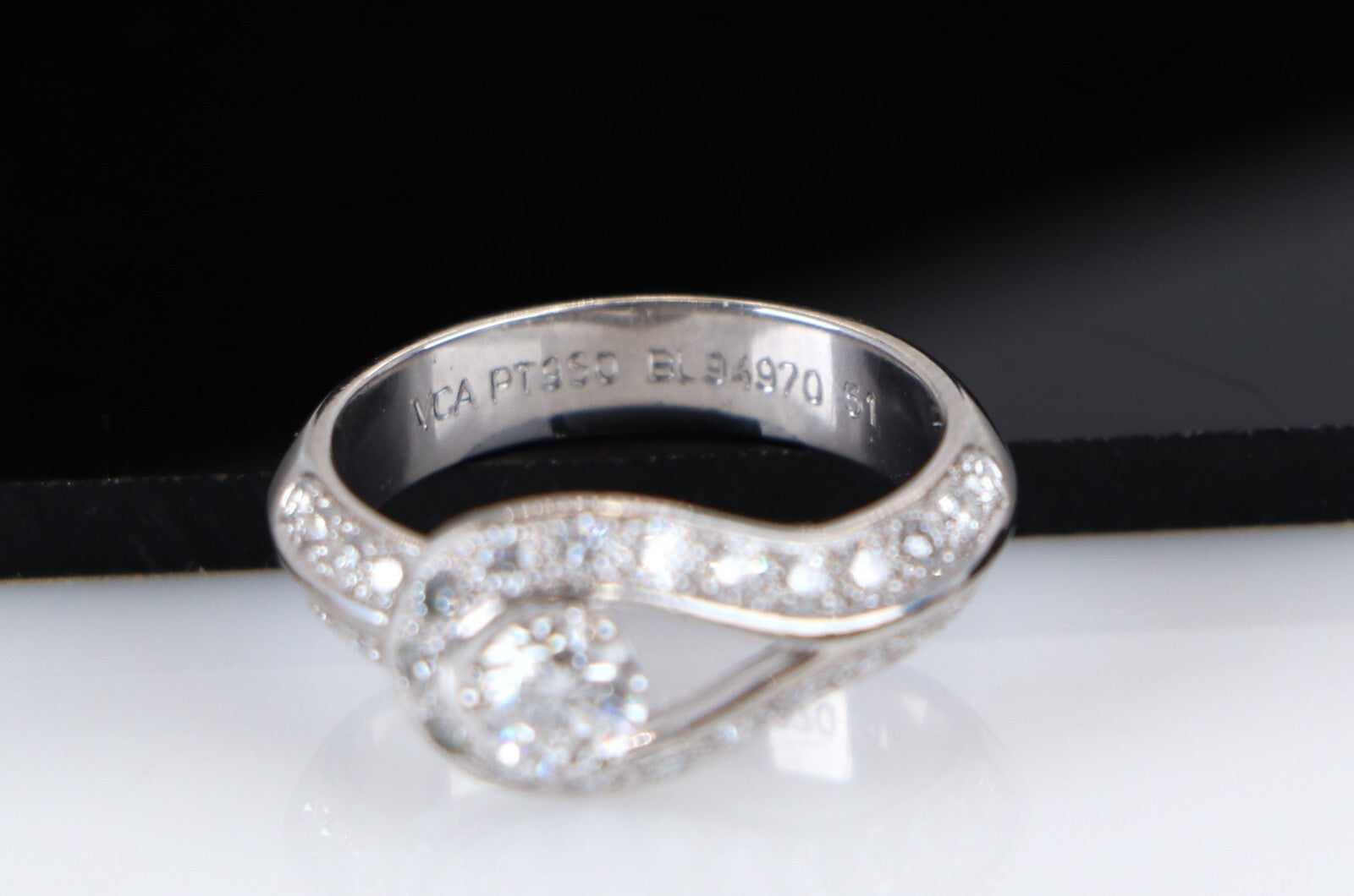$6,950 Van Cleef Arpels 0.33ct D VVS2 Diamond Couture Platinum Engagement Ring