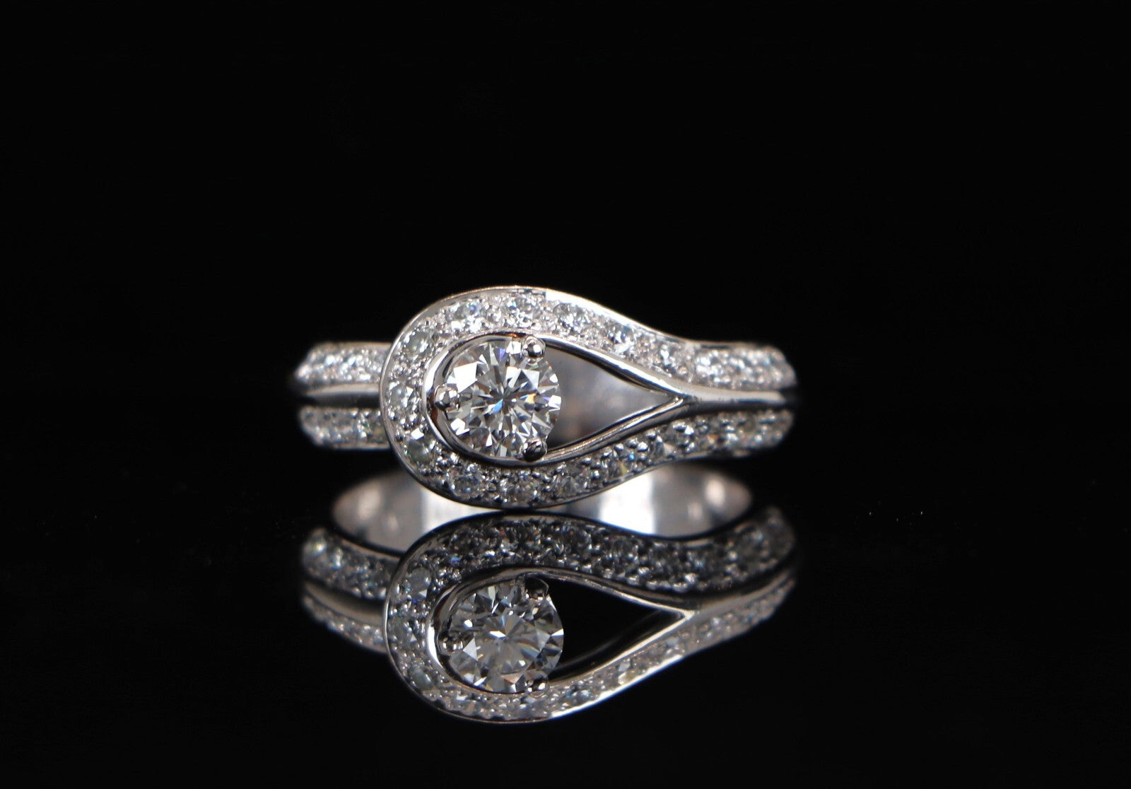 $6,950 Van Cleef Arpels 0.33ct D VVS2 Diamond Couture Platinum Engagement Ring